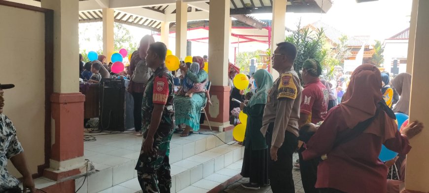 Babinsa Koramil Sumurpanggang Melaksanakan Pembinaan Dan Monitoring Kegiatan Gebyar Posyandu Bersama Alfamart
