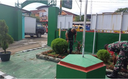 Jaga Kebersihan, Anggota Koramil Lebaksiu Laksanakan Pembersihan Pangkalan