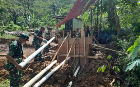 Babinsa Koramil 01 Banjarnegara Dukung Irigasi Pertanian