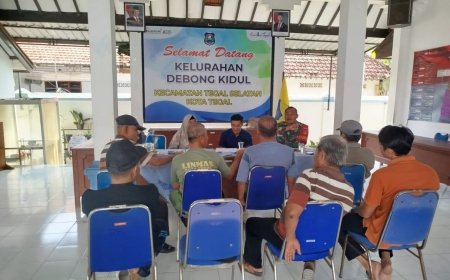 Jalin Kedekatan, Babinsa Koramil Tegal Selatan Hadiri Pertemuan RT