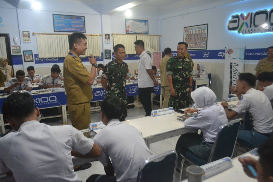 Dandim 0704 Banjarnegara Tinjau Langsung Hari Pertama Program Makan Bergizi Gratis di SMK Pancabakti