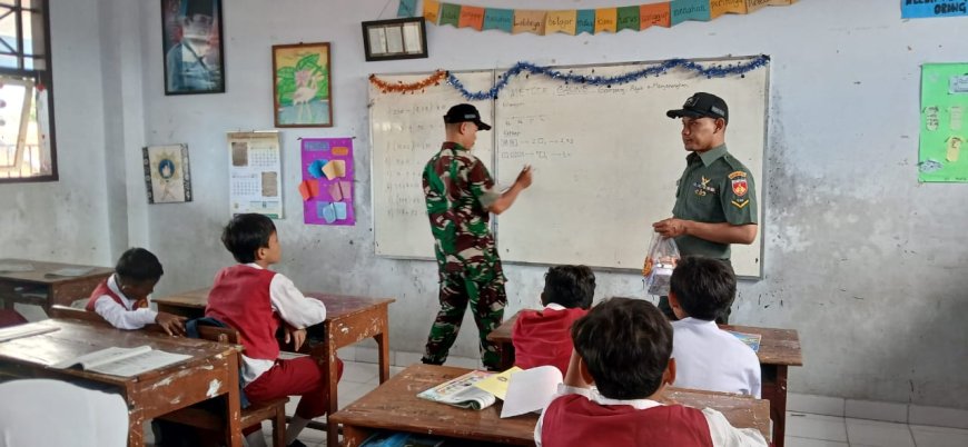 Babinsa Koramil Tarub Ajarkan Matematika Metode Gasing Kepada Siswa Sekolah Dasar