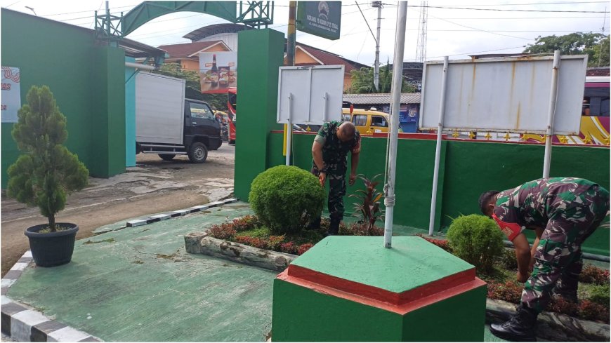 Jaga Kebersihan, Anggota Koramil Lebaksiu Laksanakan Pembersihan Pangkalan