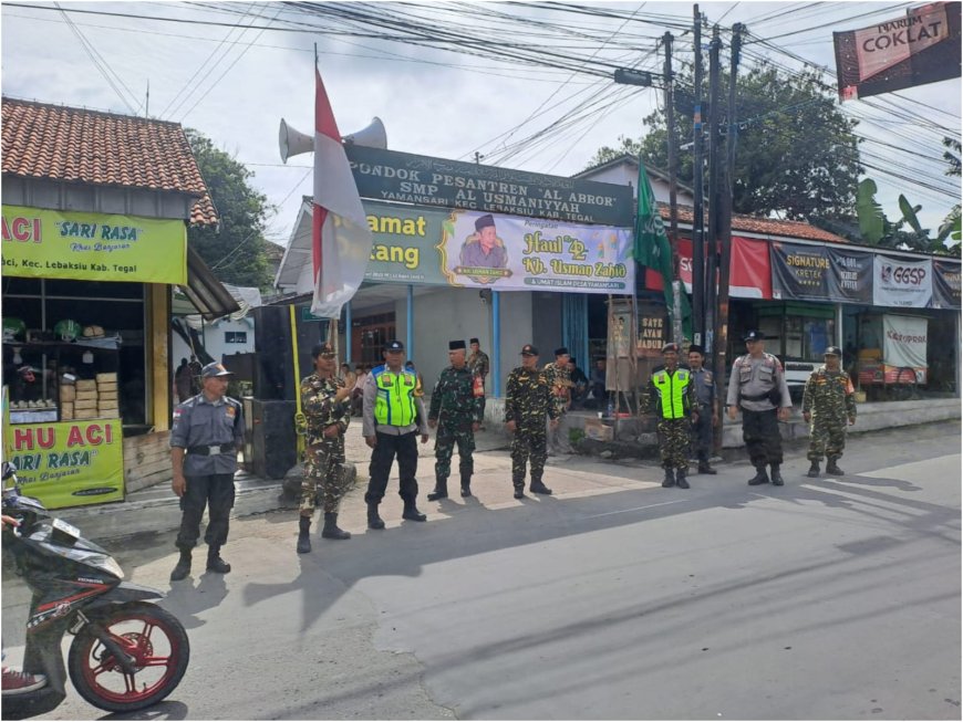 Babinsa Koramil Lebaksiu bantu pengamanan Pengajian Khaul ke-42 KH. Usman Zahid