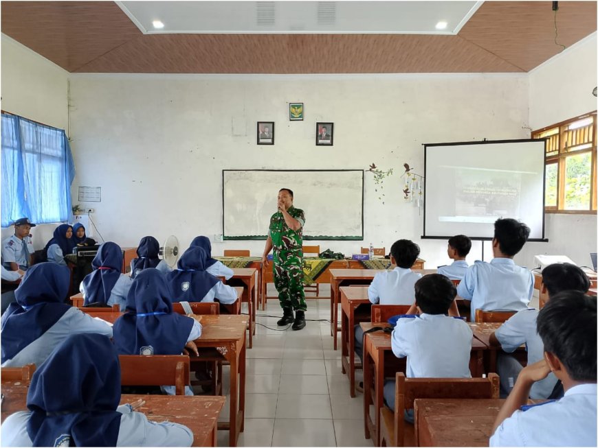 Babinsa Koramil Lebaksiu Berikan Latihan Dasar Kepemimpinan Kepada Siswa SMK NU Entrepreneur