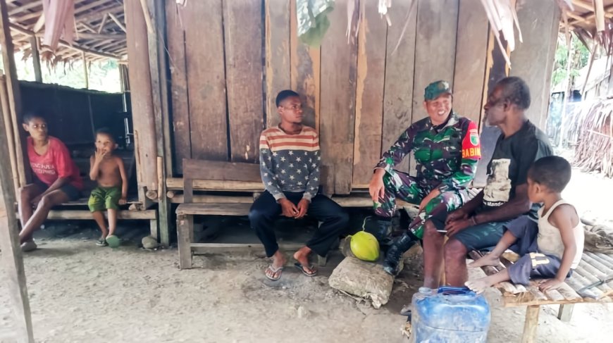 Jalin Keharmonisan Di Wilayah Binaan Babinsa Waris Anjangsana Di Rumah Kepala Suku