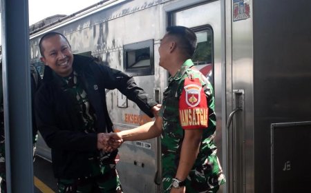 Dandim Tegal Sambut Kedatangan Tim Wasev TMMD Ke 123 di Stasiun Kota Tegal