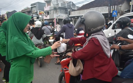 Kodim 0712 Tegal Bersama PWI Kabupaten Dan Kota Tegal Berbagi Takjil
