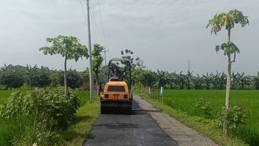 Stoom, Alat Utama Memadatkan Lapen Di Kesadikan Tarub Kabupaten Tegal