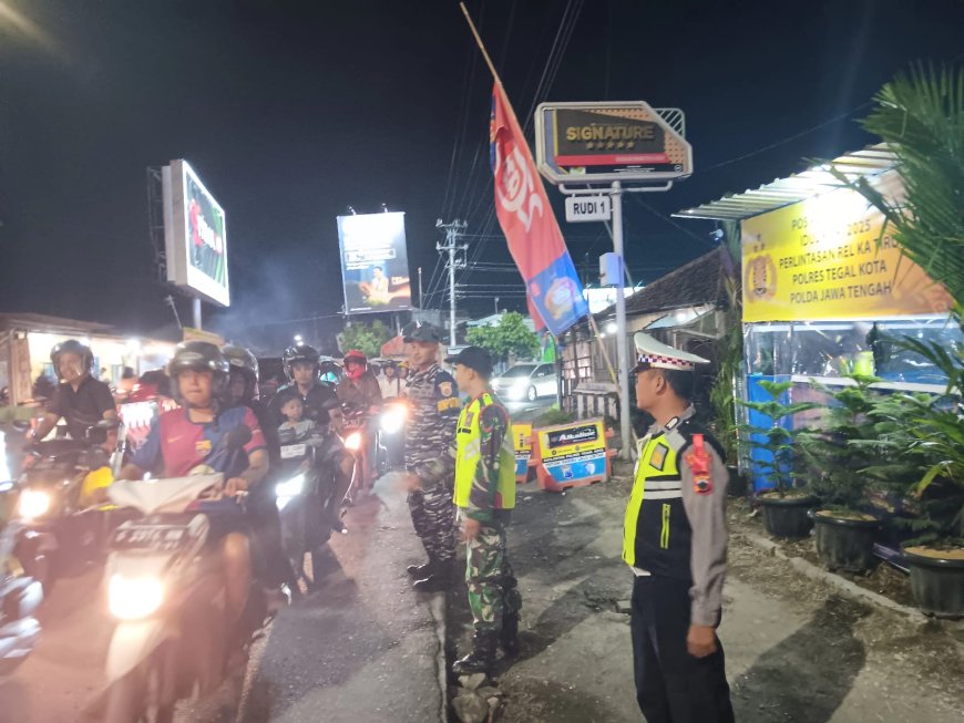 Babinsa Koramil Tegal Selatan Laksanakan Pos Pam Lebaran 1446 H