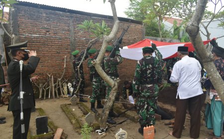 Dandim Tegal Pimpin Upacara Persemayaman Dan Pemakaman Militer Almarhum Pelda Rusidi