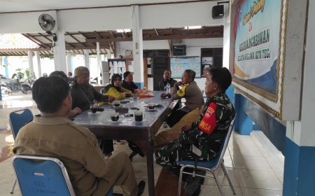 Jalin Koordinasi, Babainsa Peltu Hariyanto Hadiri Pertemuan RW Kelurahan Cabawan
