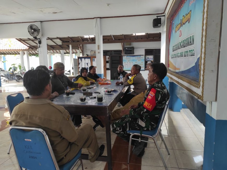 Jalin Koordinasi, Babainsa Peltu Hariyanto Hadiri Pertemuan RW Kelurahan Cabawan