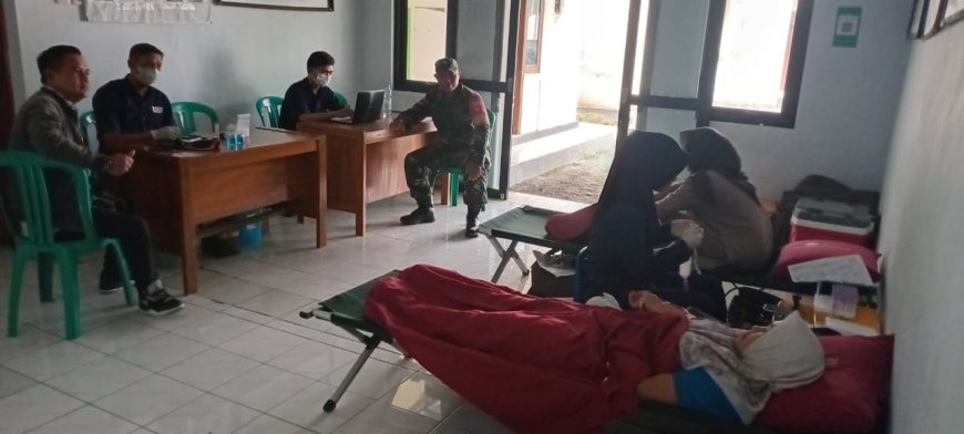 Babinsa Koramil Bumijawa Damping Bakti Sosial Donor Darah