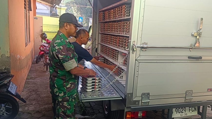 Babinsa Sertu Hendri Damping Pendistribusian Makan Bergizi Gratis