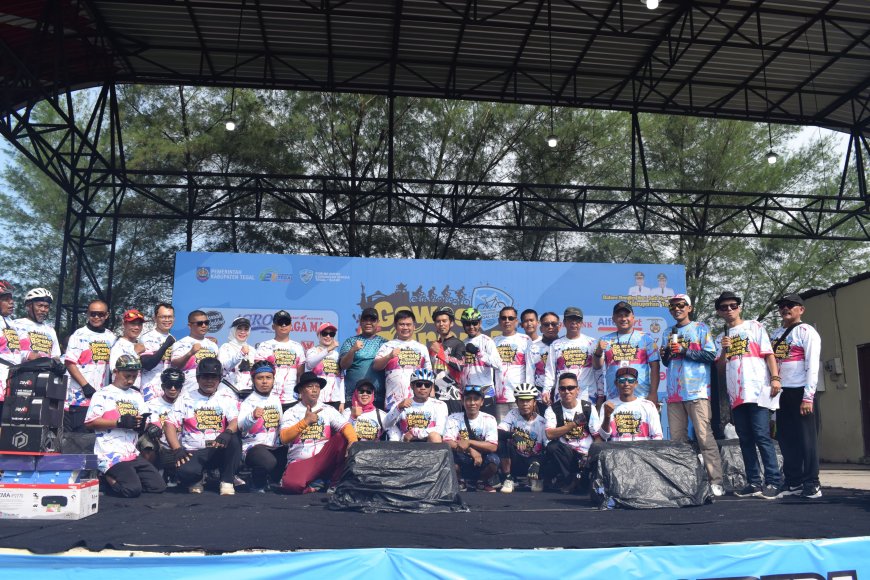 Dandim 0712 Tegal Ikuti Gowes Bareng "Gawe Seneng" Meriahkan Hari Jadi ke-424 Kabupaten Tegal