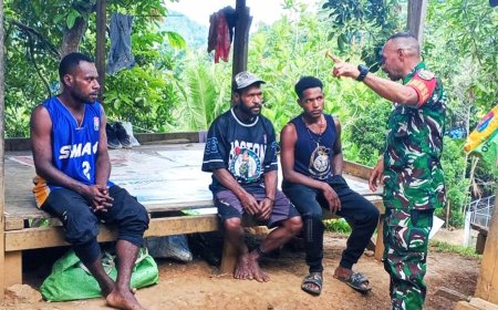 Komsos Babinsa Jayapura Selatan Ajak Warga Jaga Kamtibmas di Kampung Gersen
