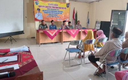 15 Warga Miskin Ekstrem Terima BLT Dana Desa Tahap II di Cintamanik