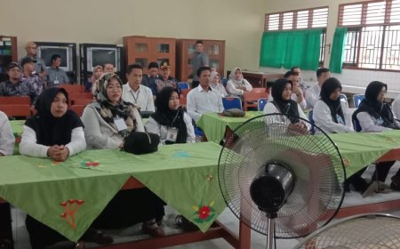 Danramil 18 Pagerbarang Hadiri Ujian Calon Perangkat Desa di SMPN 1 Pagerbarang