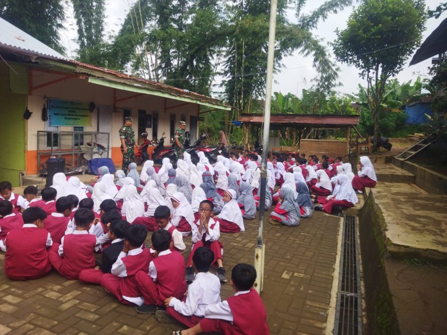Babinsa Koramil 04 Karangkobar Berikan Pelatihan PBB Siswa Siswi  SDIT Insan Mulia Karangkobar