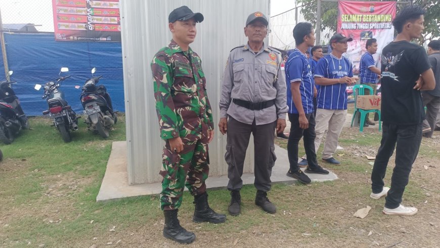 Anggota Koramil Pangkah Amankan Turnamen Sepak Bola Kapolres Cup 3 Tahun 2025