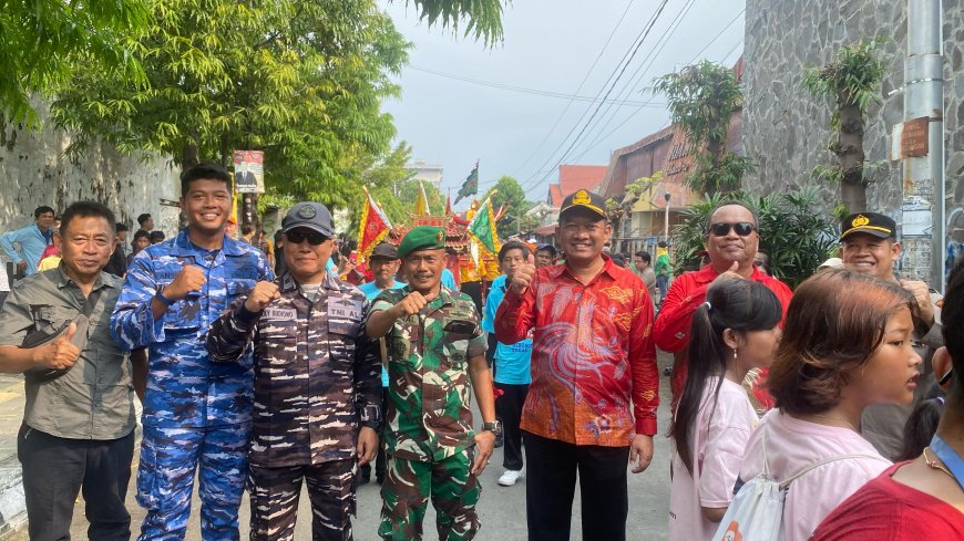 Danramil Tegal Timur Hadiri Kirab Puncak Perayaan Sejit YM Kongco Ceng Gwan Cin Kun 2576/2025 di Klenteng Tek Hay Kiong Kota Tegal.