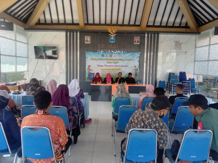 Babinsa Kelurahan Margadana Hadiri Kegiatan Peringatan Hari Lingkungan Hidup dan Sosialisasi Sekolah Adiwiyata
