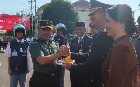 Pa Bung Kodim 0712/Tegal Hadiri Upacara Hari Bhayangkara ke-79 di Kota Tegal