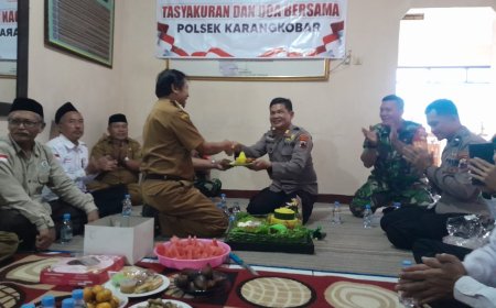 HUT Bhayangkara Ke 79 Koramil Bersama Forkopincam Dan Intansi Terkait Berikan Kejutan Polsek Karangkobar