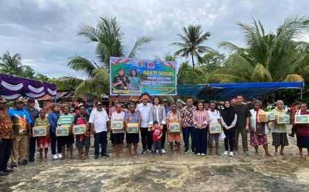 Warga Kampung Mbromsi Sambut Danrem 172/PWY, Salurkan 300 Paket Sembako
