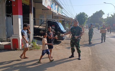 Danramil 11/Pangkah Bagikan 100 Nasi Bungkus dalam Kegiatan Bhakti Sosial "Jumat Berkah"