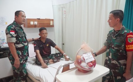 Danrem 172/PWY Kunjungi Prajurit Sakit di RS Marthen Indey, Beri Dukungan dan Semangat