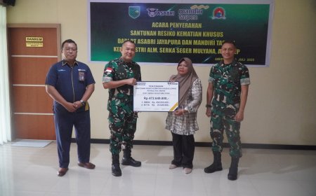 Danrem 172/PWY dan PT Asabri Serahkan Santunan kepada Ahli Waris Prajurit Gugur di Yahukimo