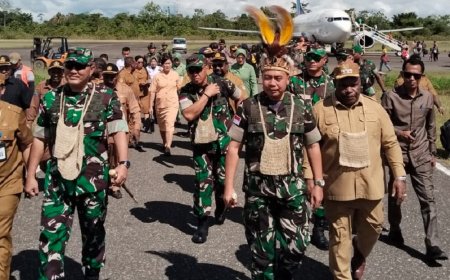 Danrem 172/PWY Sambut Pangdam XVII/Cenderawasih Saat Kunjungan Kerja ke Yahukimo