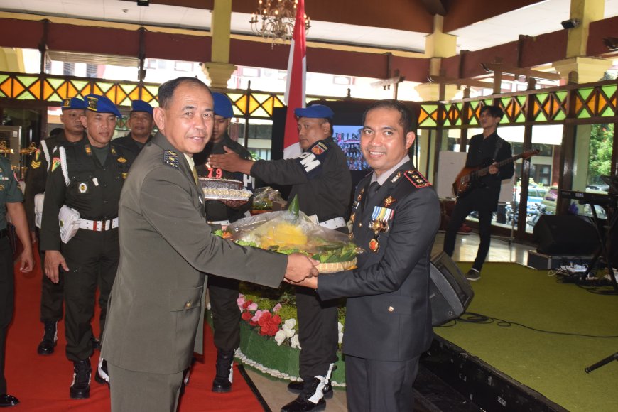 Kasdim 0712/Tegal Hadiri Tasyakuran Hari Bhayangkara ke-79 di Kabupaten Tegal