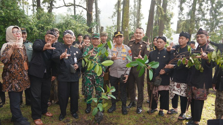 Dandim 0712 Tegal Hadiri Upacara Adat Ruwat Bumi Guci 2025: Merawat Tradisi, Menggerakkan Pariwisata