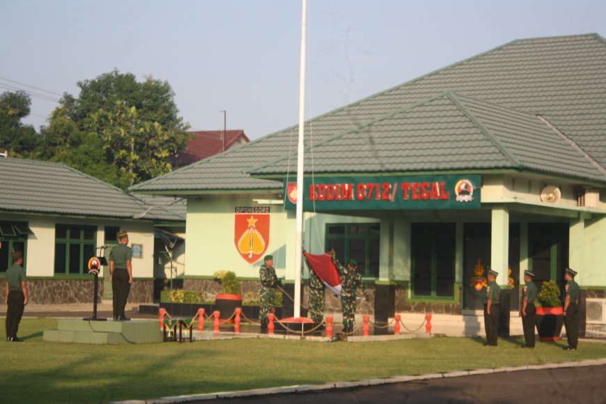 Upacara Bendera di Makodim 0712 Tegal Berlangsung Tertib dan Khidmat