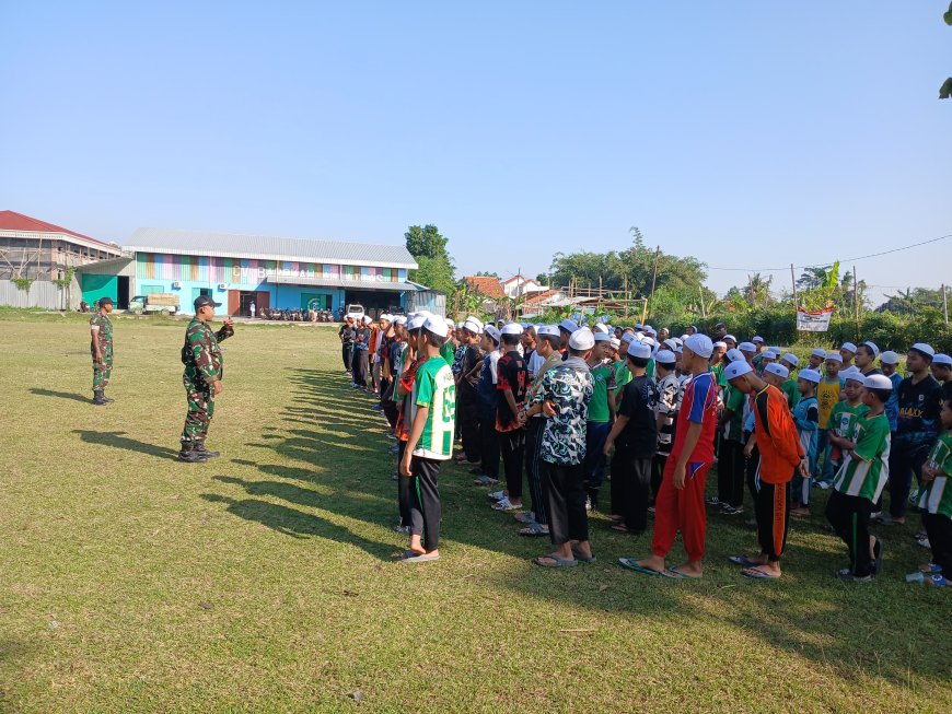 Koramil 11/Pangkah Latih Santri Baru dengan Materi PBB untuk Bentuk Disiplin dan Karakter