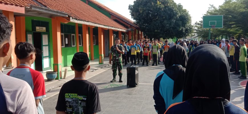 Danramil Pagerbarang Beri Materi Wawasan Kebangsaan dan Disiplin pada Kegiatan MPLS di SMAN 1 dan MAN 2 Pagerbarang