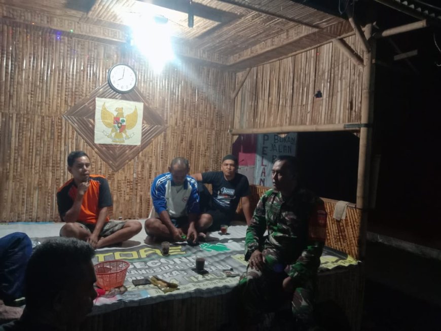 Babinsa Koramil 14 Slawi Laksanakan Patroli Malam dan Komsos di Wilayah Binaan untuk Jaga Kondusivitas