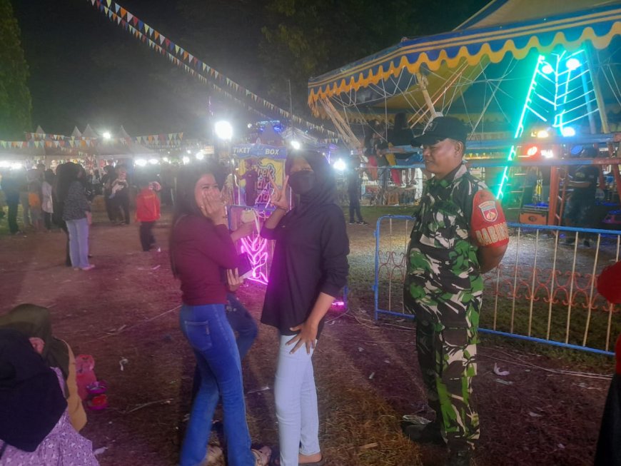 Babinsa Koramil 11 Pangkah Laksanakan Patroli Malam Dan Pembinaan Di Pasar Malam PG Pangkah