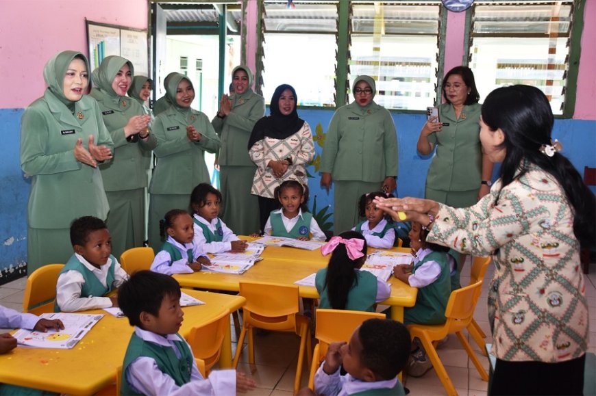 Ketua Persit KCK Daerah XXIV/Mandala Trikora Kunjungi TK Kartika, Posyandu Mimosa, dan Kantor Persit Kodim 1707/Merauke
