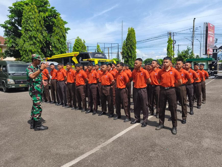 Pasiter Kodim 0704 Banjarnegara Lepas 50 Siswa KKRI Ikuti Persami di Dodik Bela Negara