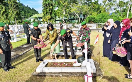 HUT Korem 172/PWY, Dandim 1701/Jayapura Turut Ziarah Tabur Bunga Hormati Jasa Pahlawan