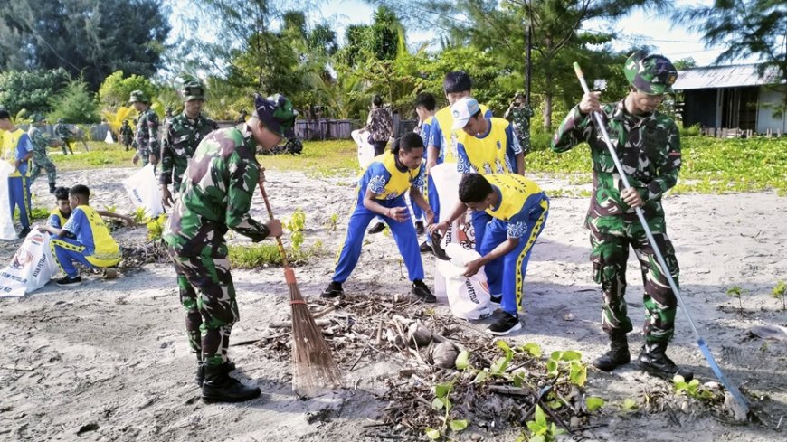 Kodim 1701/Jayapura Kembali Sukseskan Karya Bakti Bersihkan Pantai Holtekamp dalam Rangka HUT Ke-62 Korem 172/PWY