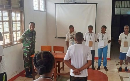 Bangun Karakter, Babinsa Depapre Ingatkan Pelajar untuk Teladani Pahlawan