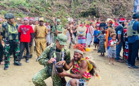 Kebahagiaan di Hari Natal Masyarakat Tomka Sambut Peletakan Batu Pertama Pembangunan Gereja Tomka oleh Pangkogabwilhan III didampingi Pangkoops Swasembada