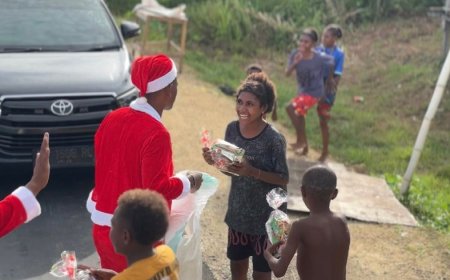 Natal Ceria: Hadiah untuk Anak-Anak Sarmi