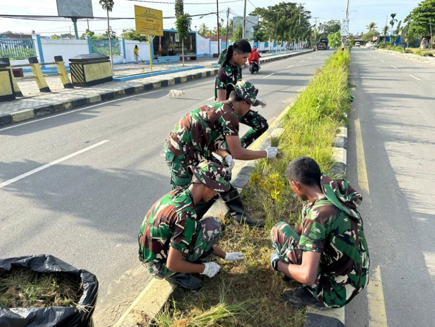 Wujud Kemanunggalan, YONIF TP 809/NTM dan Warga Sarmi Gelar Gotong Royong Aksi “JUMSI” Sambut Natal dan Tahun Baru serta HUT Jemaat Ke 42