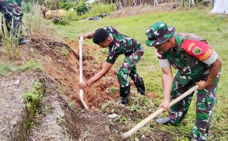 Bukti Toleransi: Babinsa Bantu Bersihkan Gereja di Kampung Umuaf